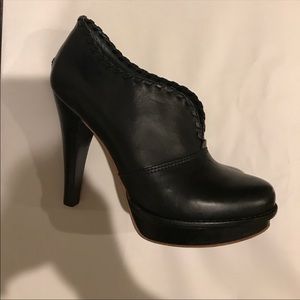 Ugg Heel shoes 8.5
